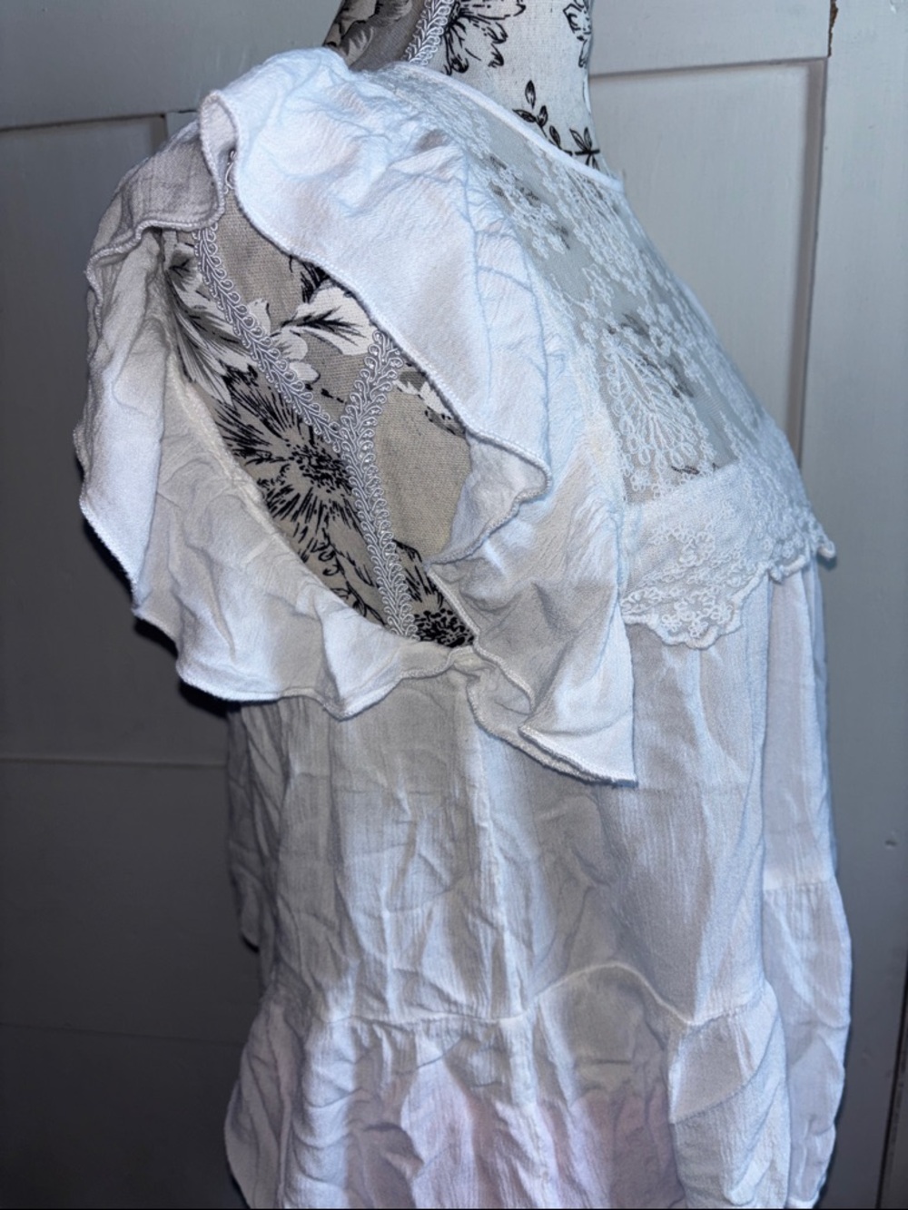 Rebellion Sheer White Lace Yoke Flutter Sleeve Blouse Jr Size Medium M - Picture 3 of 7